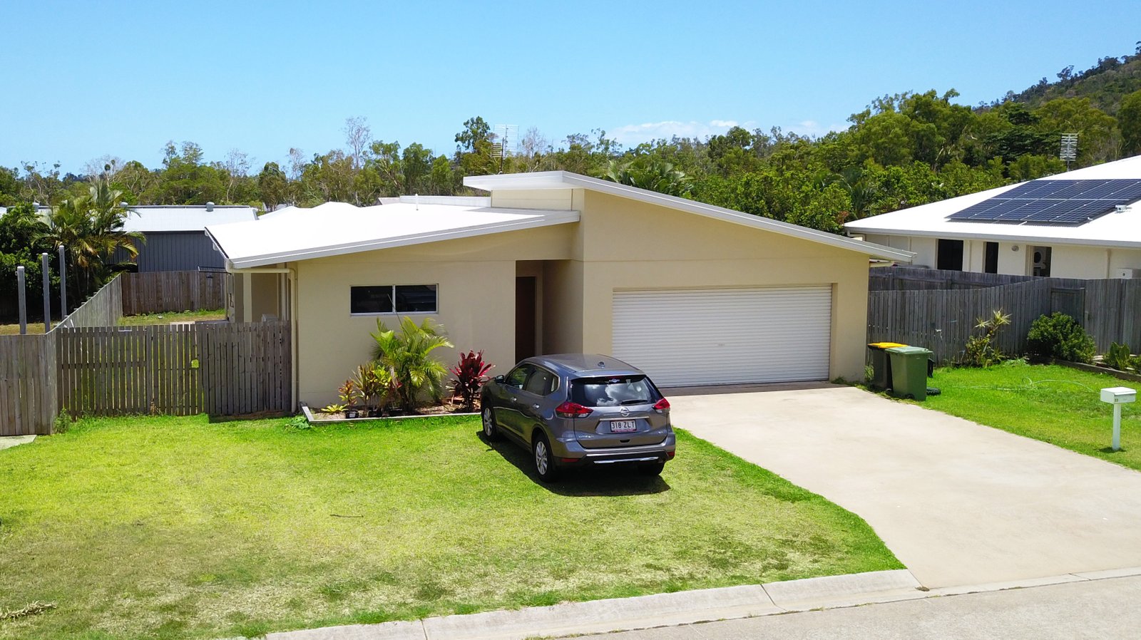 11 Endeavour Circuit CANNONVALE 1