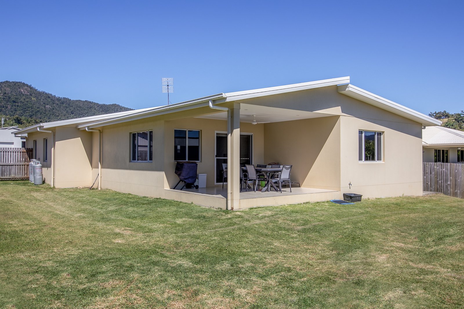 11 Endeavour Circuit CANNONVALE 6