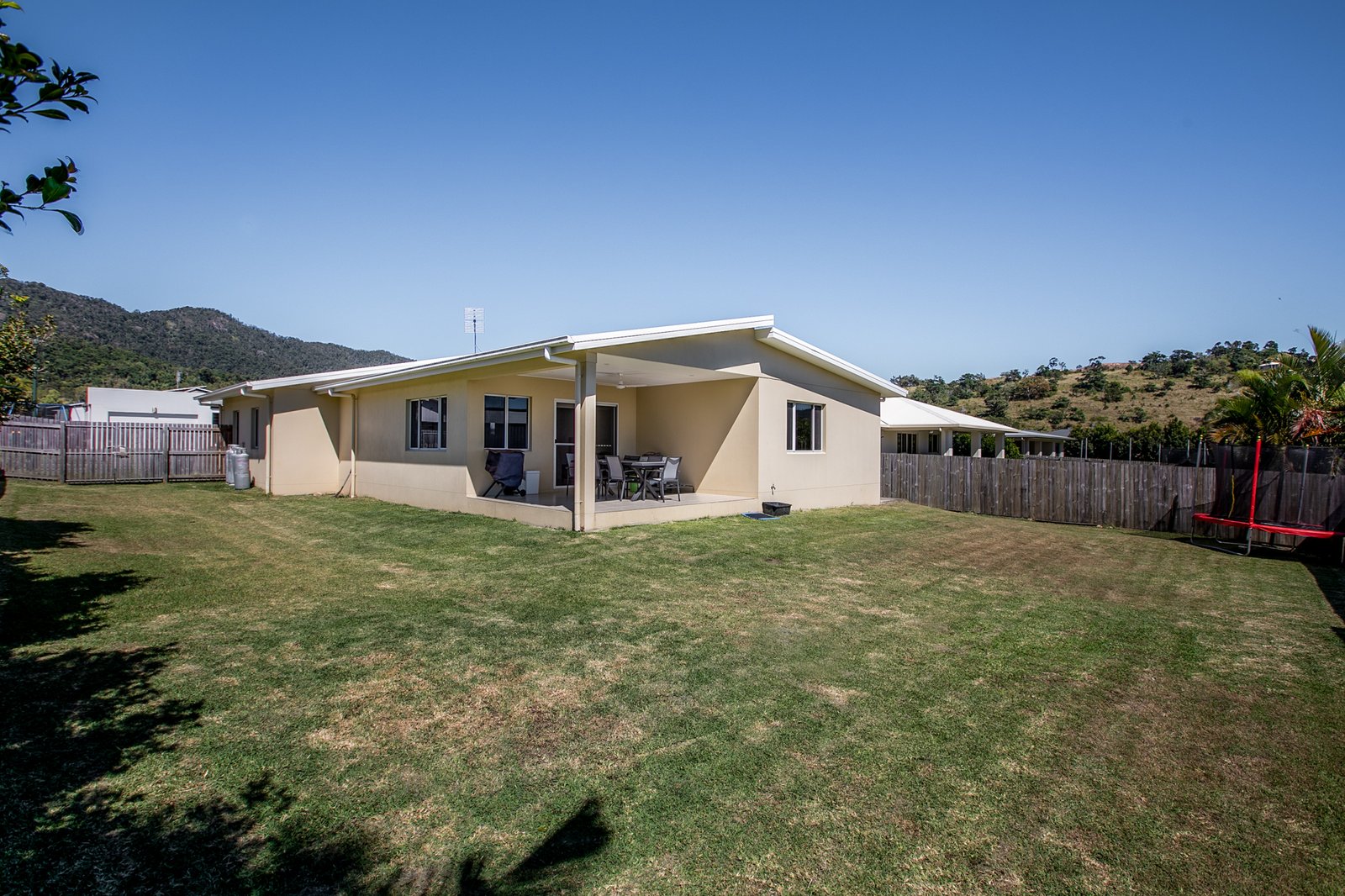 11 Endeavour Circuit CANNONVALE 13