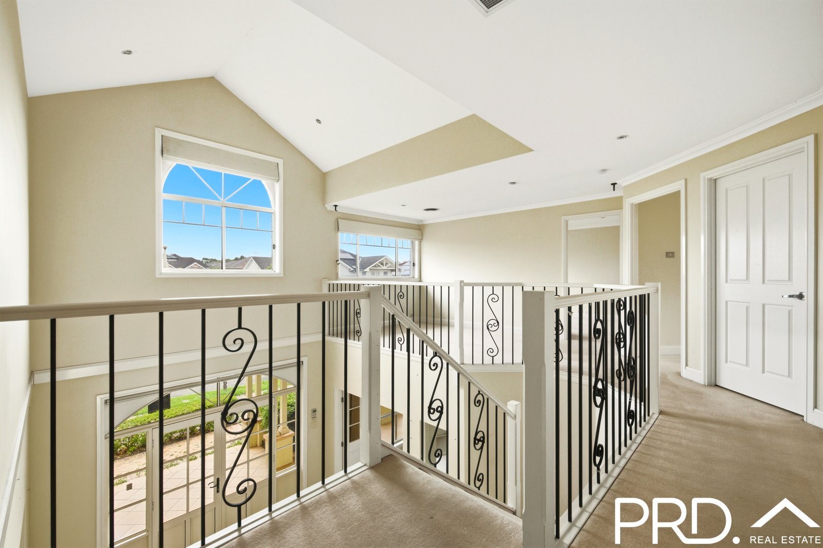 11 Eric Cooper Drive CASTLE HILL 5