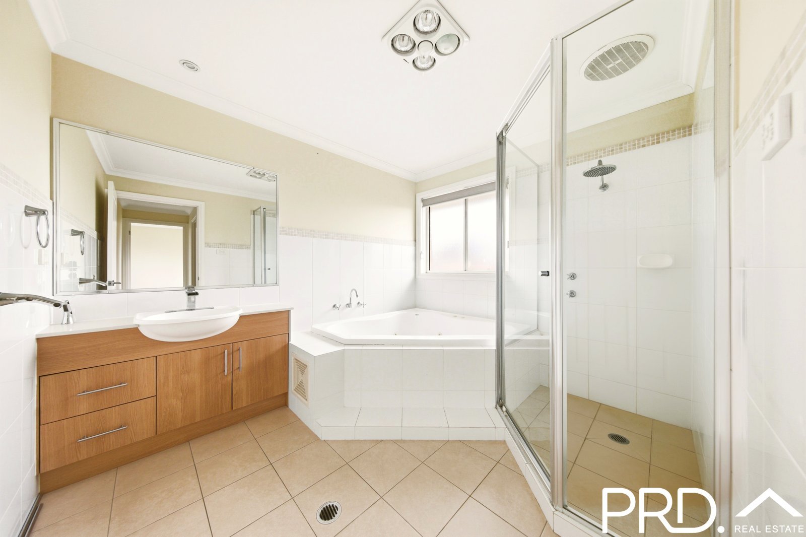 11 Eric Cooper Drive CASTLE HILL 8