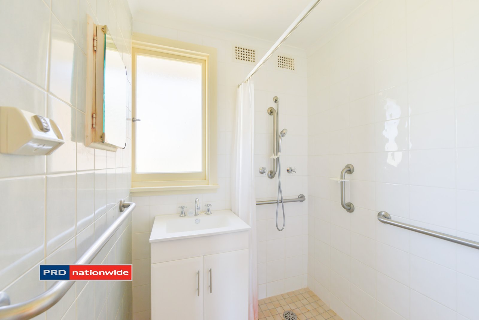 11 Evans Street TAMWORTH 4
