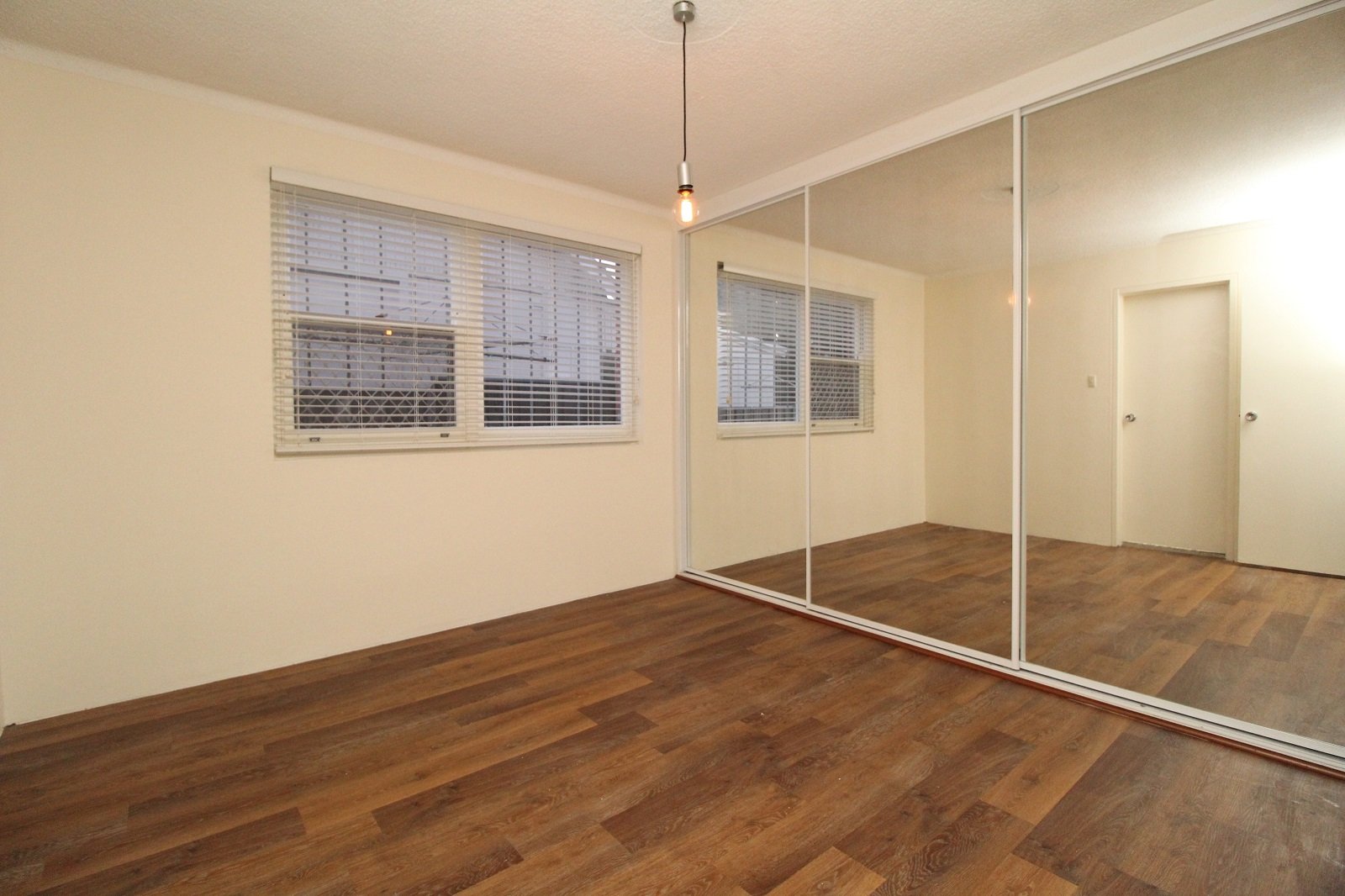 1/1 Ewart Lane DULWICH HILL 5