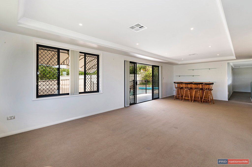 11 Fairwinds Avenue LAKEWOOD 5