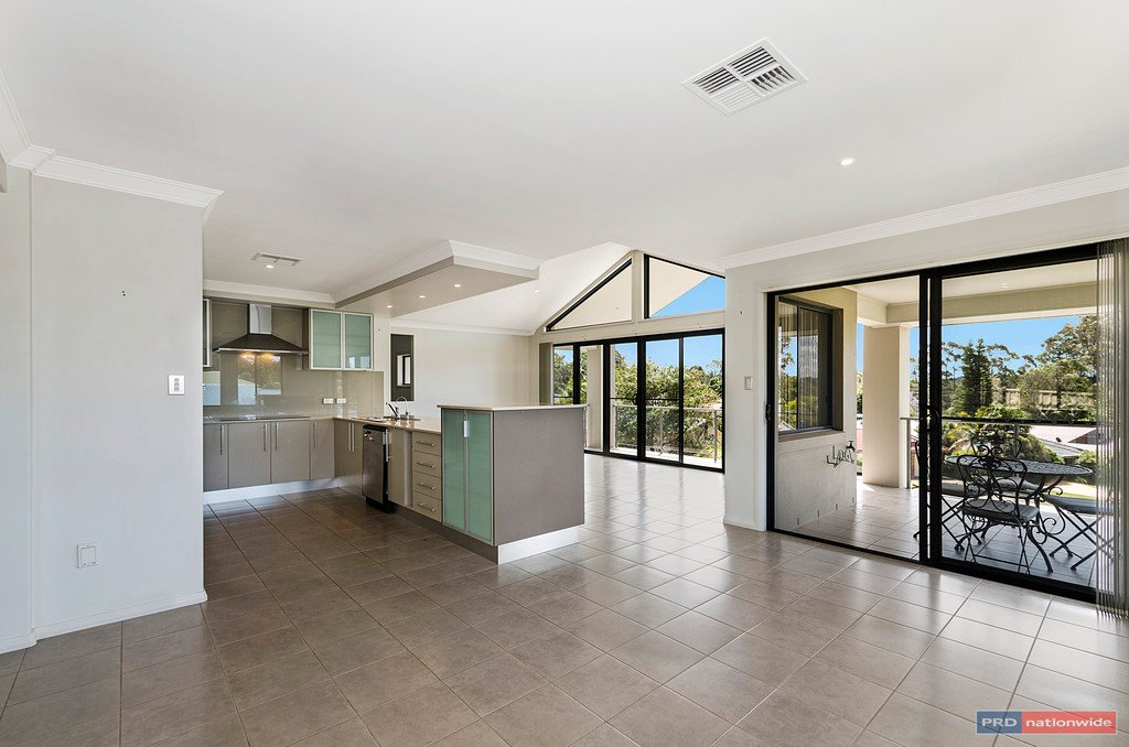 11 Fairwinds Avenue LAKEWOOD 6