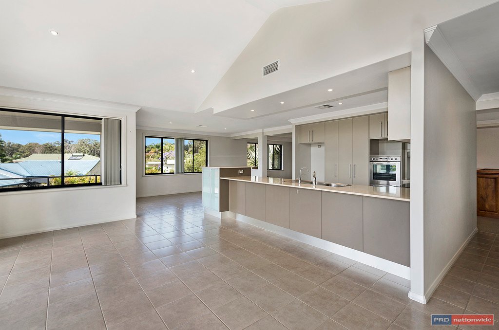 11 Fairwinds Avenue LAKEWOOD 7