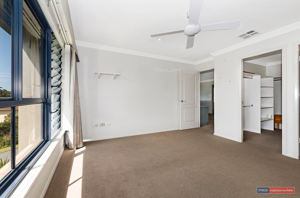 11 Fairwinds Avenue LAKEWOOD 9