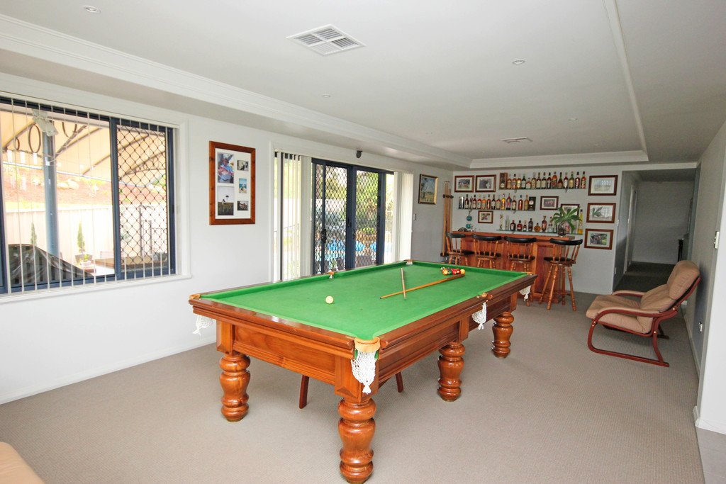 11 Fairwinds Avenue LAKEWOOD 8