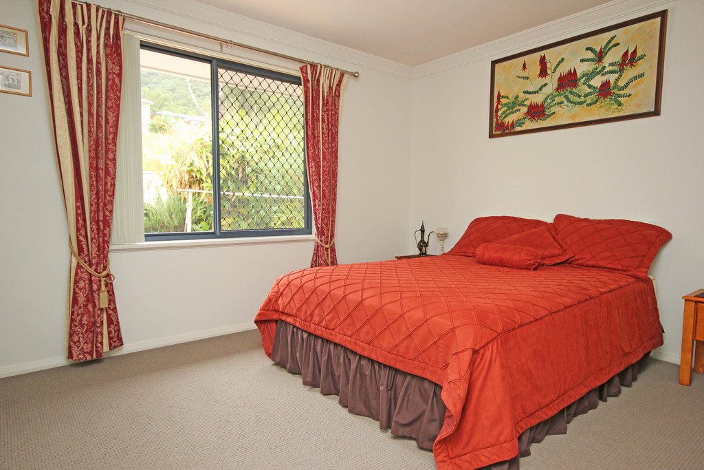 11 Fairwinds Avenue LAKEWOOD 10