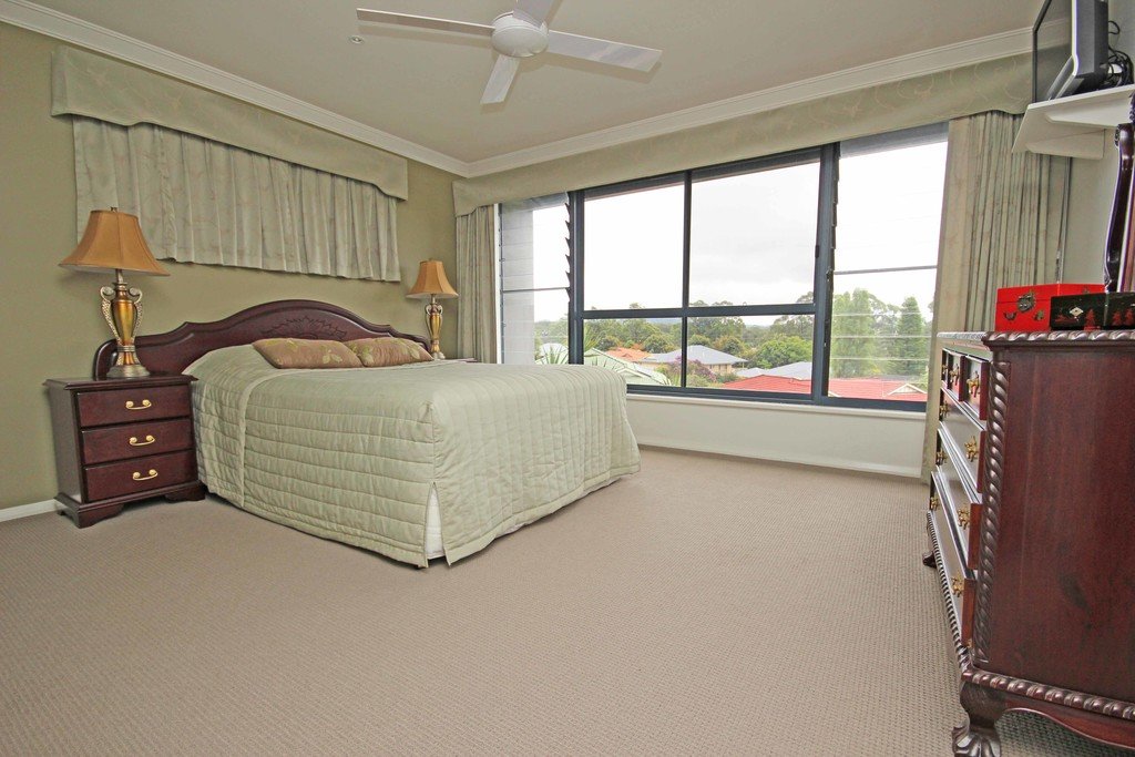 11 Fairwinds Avenue LAKEWOOD 12