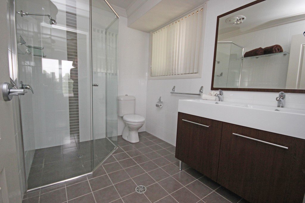 11 Fairwinds Avenue LAKEWOOD 13