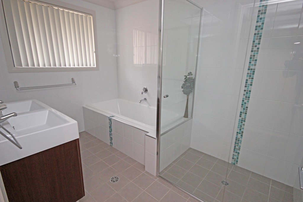 11 Fairwinds Avenue LAKEWOOD 14