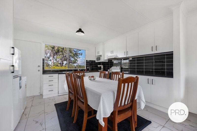 11 Ferguson Crescent WEST GLADSTONE 2