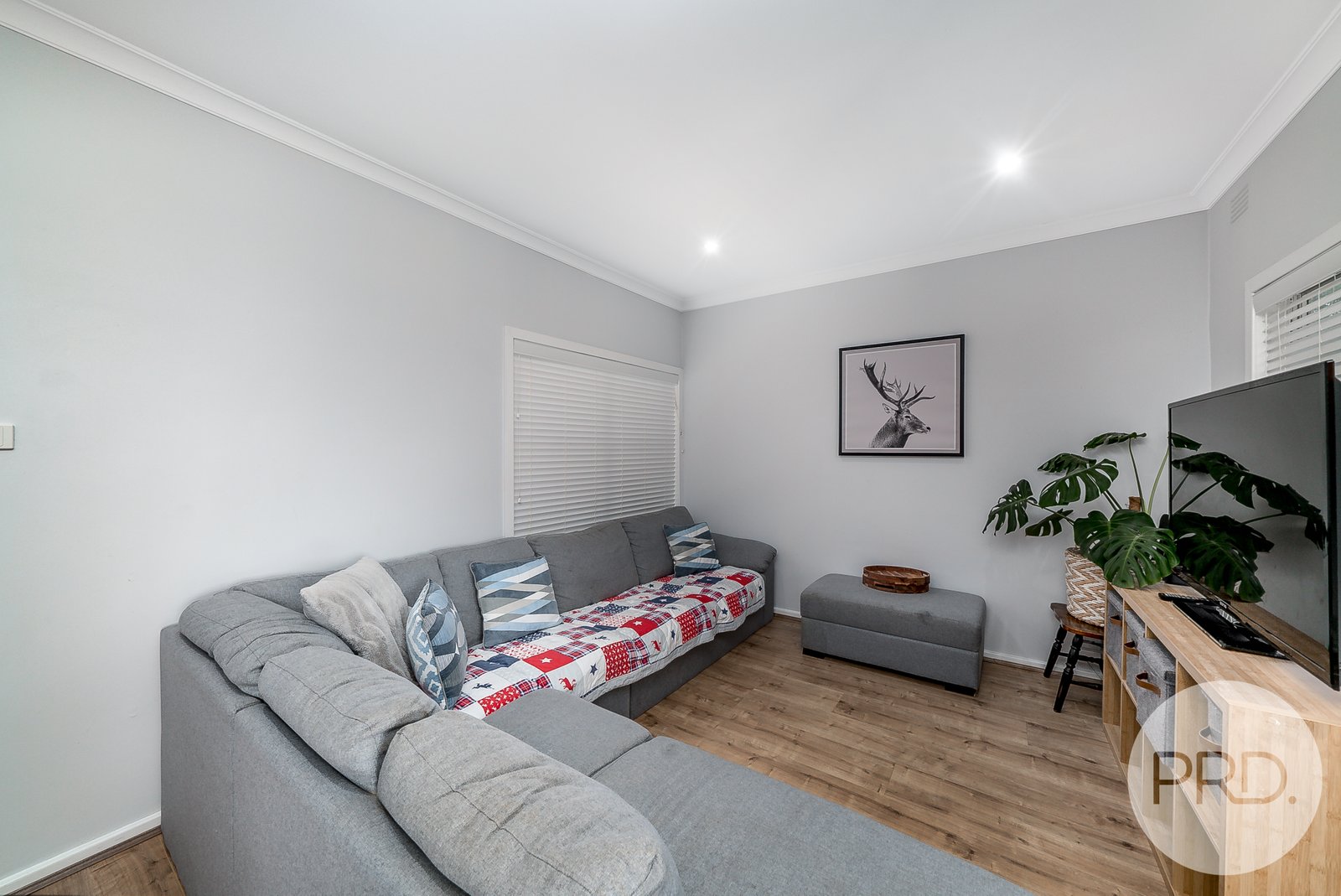 11 Fernleigh Road TURVEY PARK 2