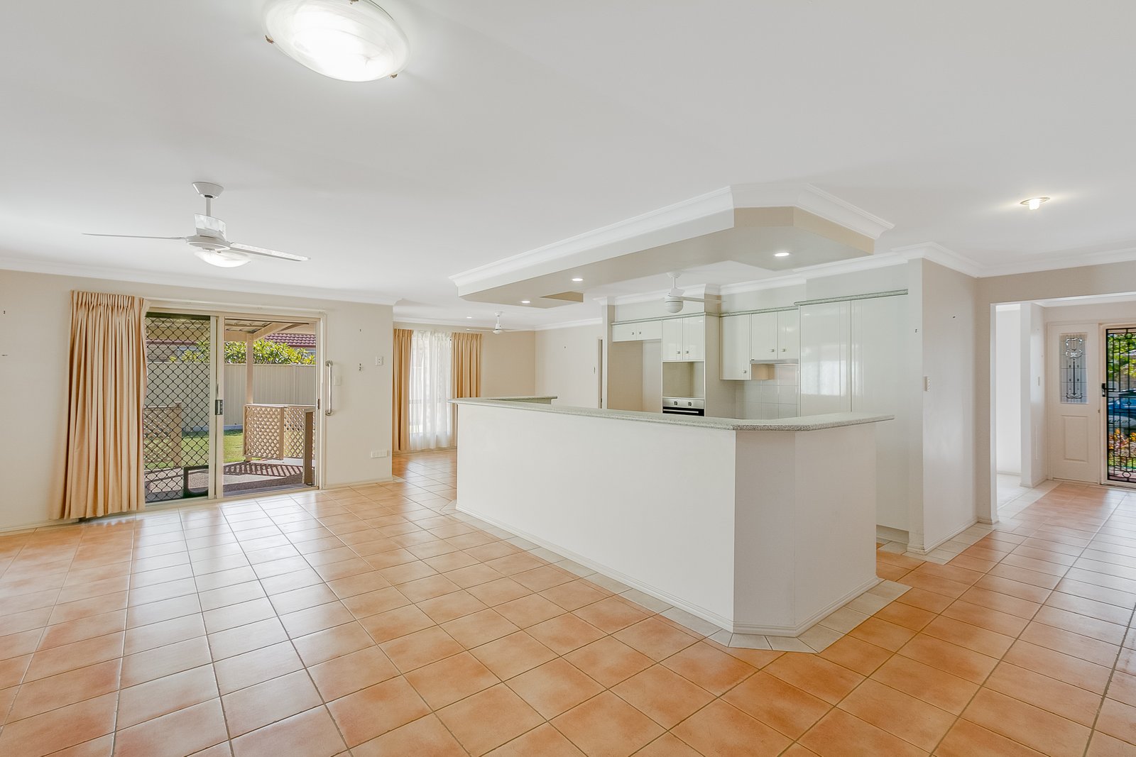 11 Firestone Drive BANORA POINT 2