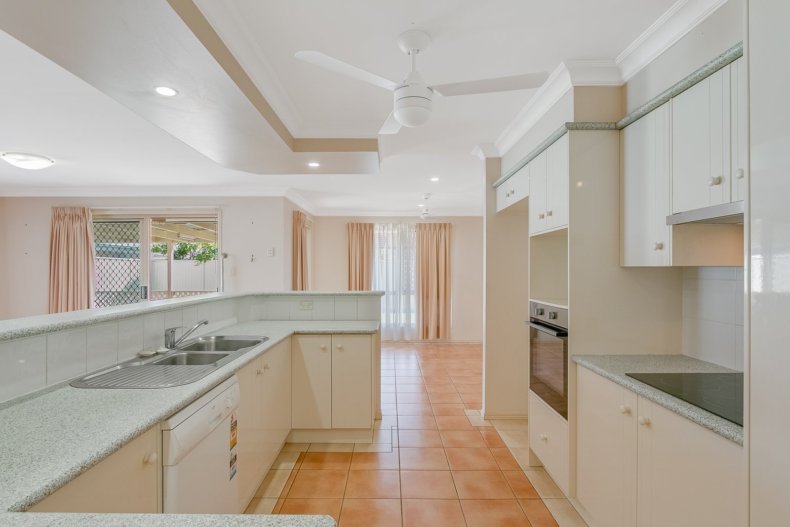 11 Firestone Drive BANORA POINT 4