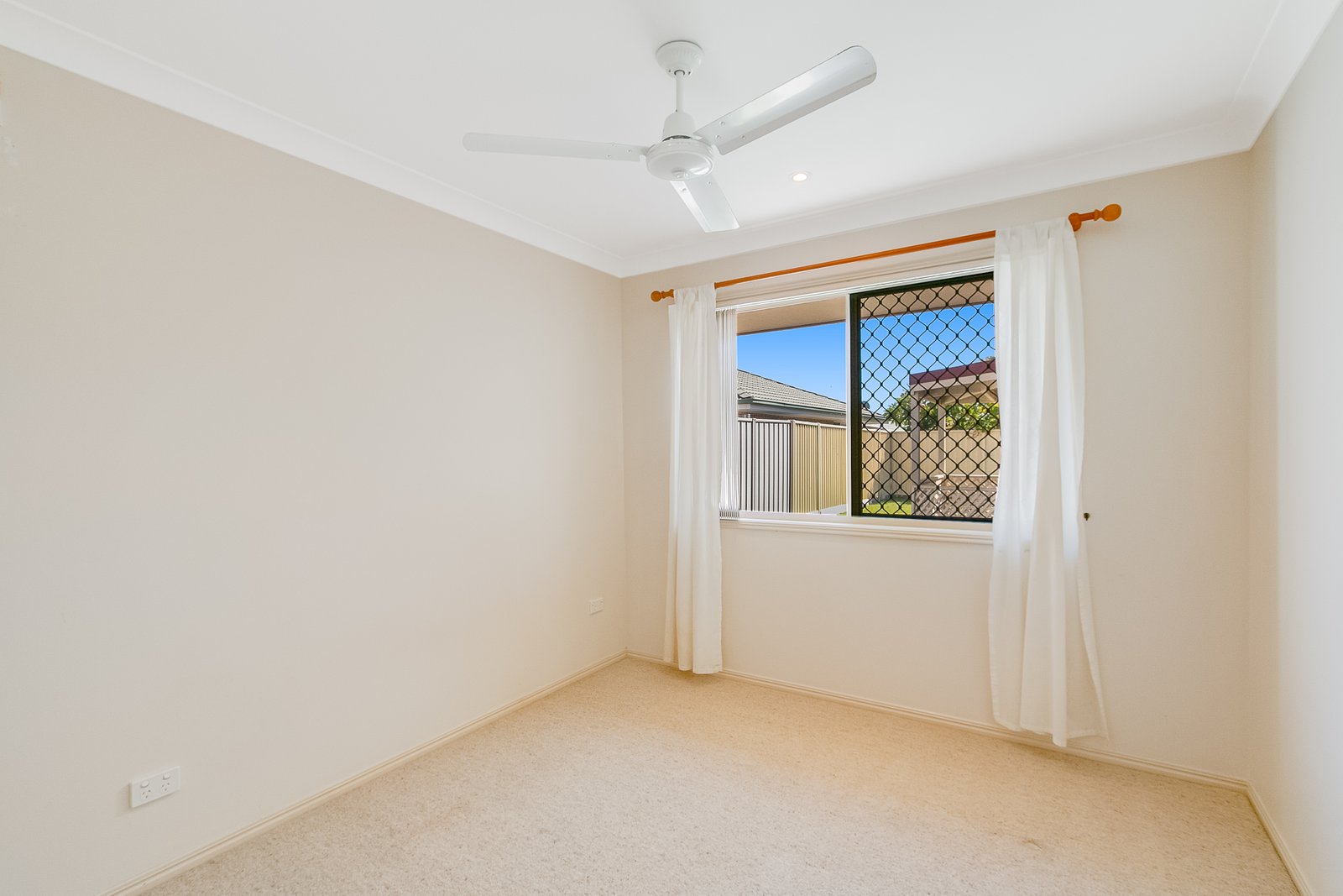 11 Firestone Drive BANORA POINT 5