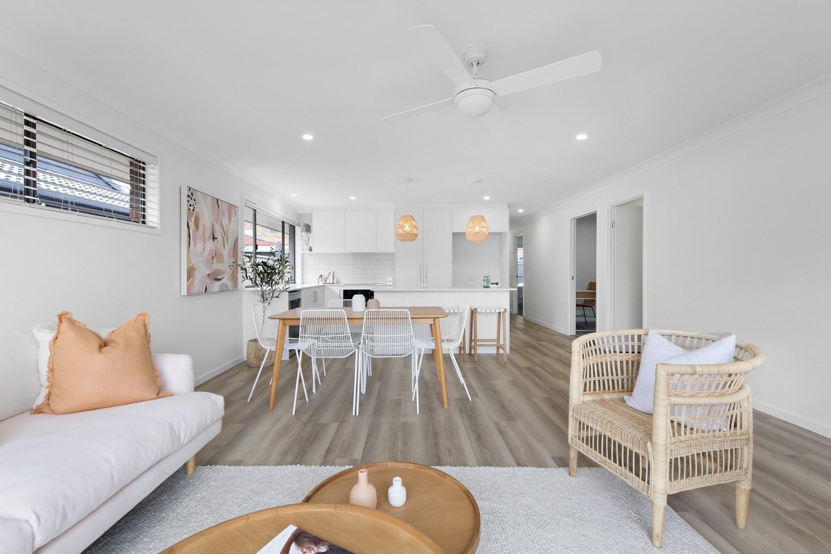 1/1 Flora Close Burleigh Waters 2