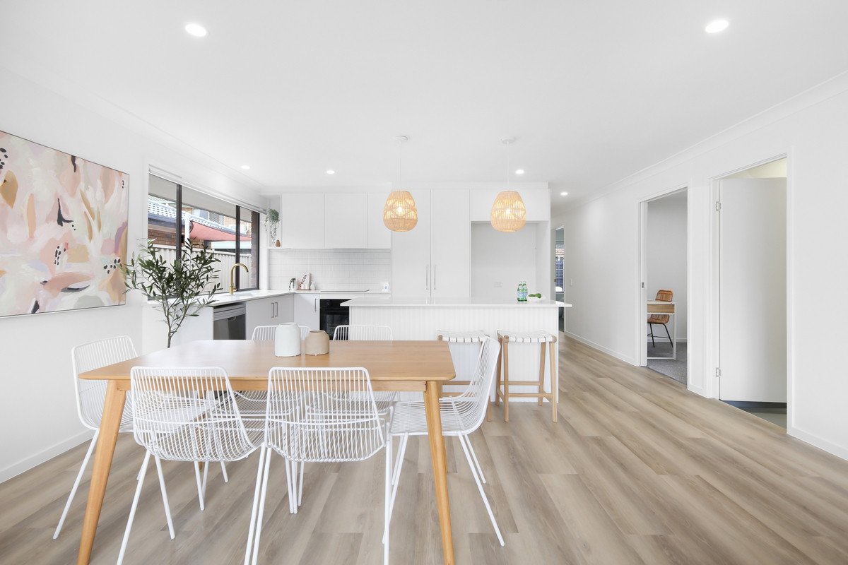 1/1 Flora Close Burleigh Waters 11