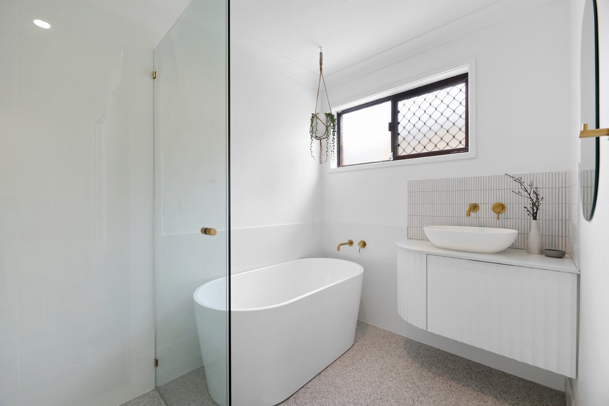 1/1 Flora Close Burleigh Waters 15