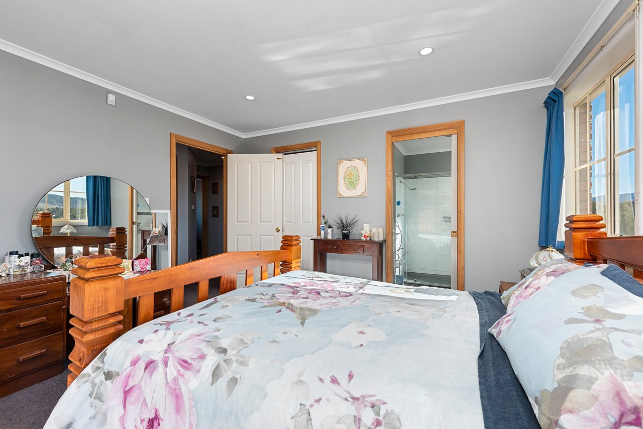 11 Florence Court PONTVILLE 13