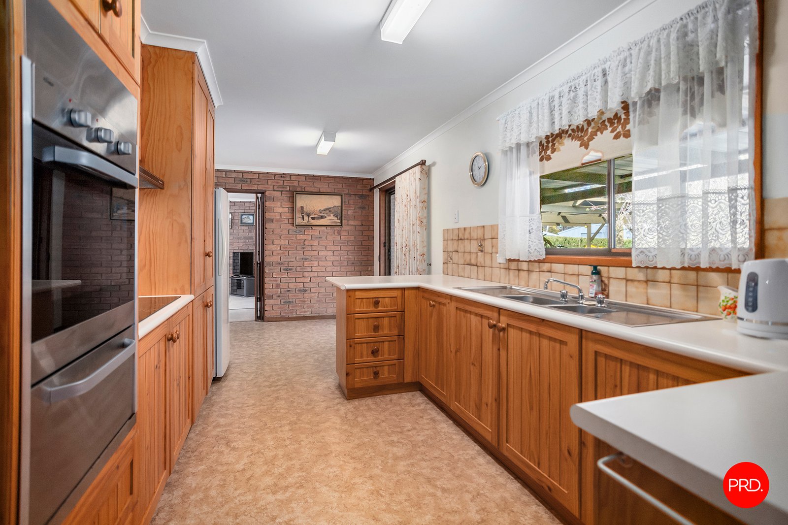 11 Forest Drive ASCOT 8