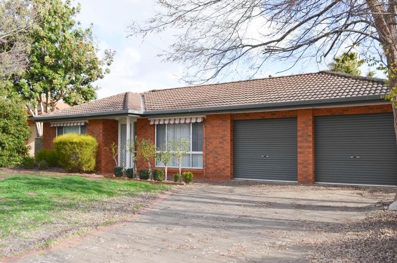 11 Frances Court ASHMONT 1