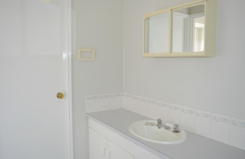 11 Frances Court ASHMONT 5