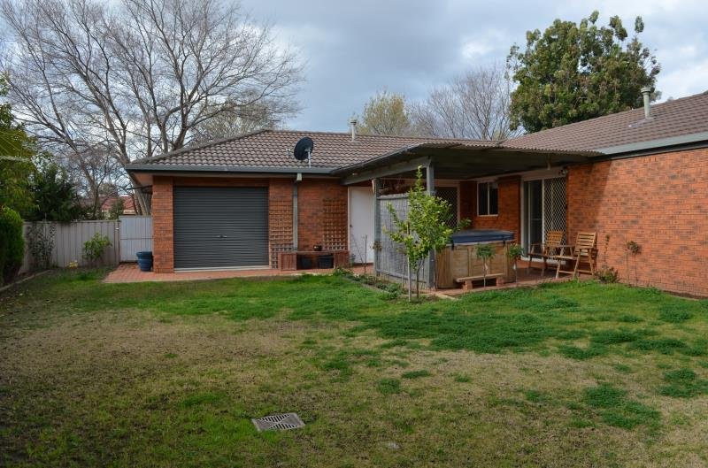 11 Frances Court ASHMONT 9