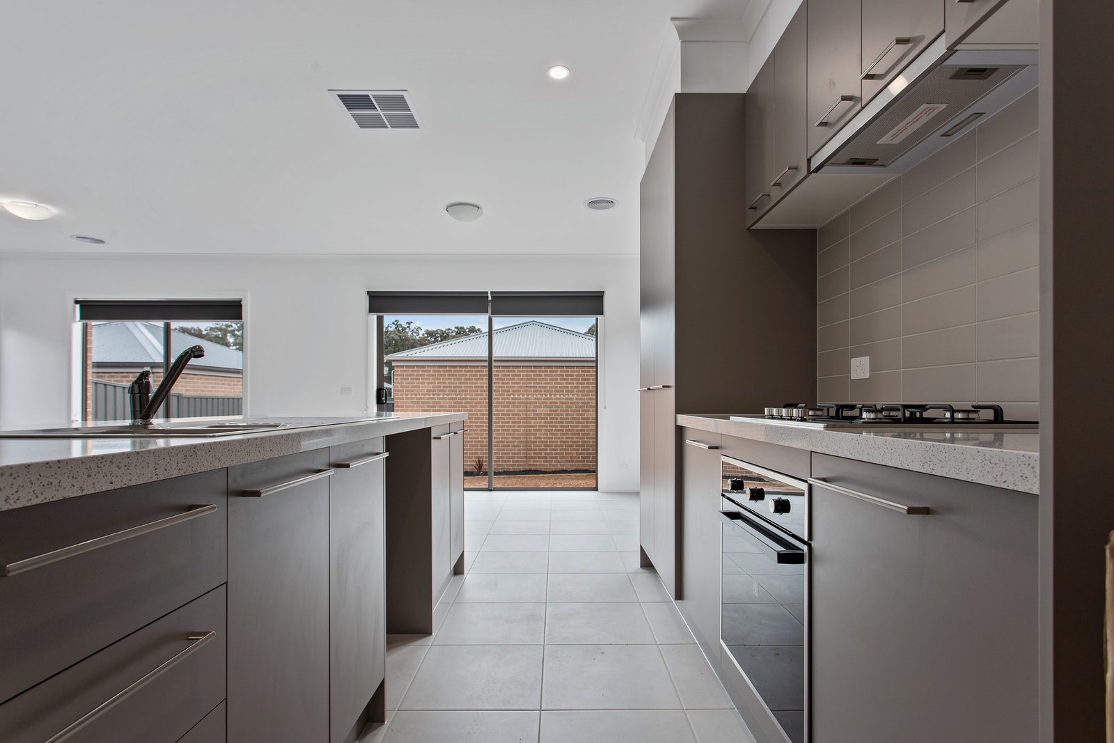 11 Friswell Avenue FLORA HILL 2