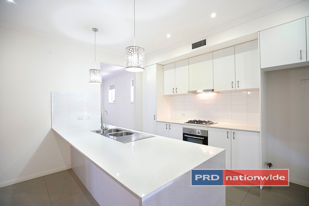 11 Gallinulla Place GLENMORE PARK 5