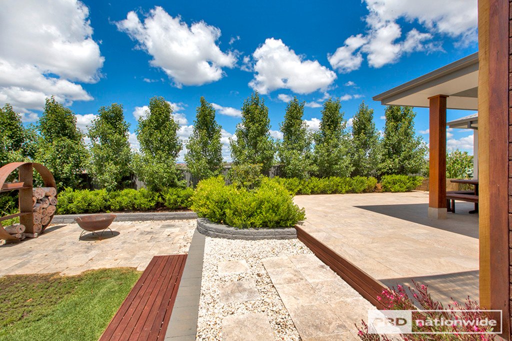 11 Galloway Place TAMWORTH 7