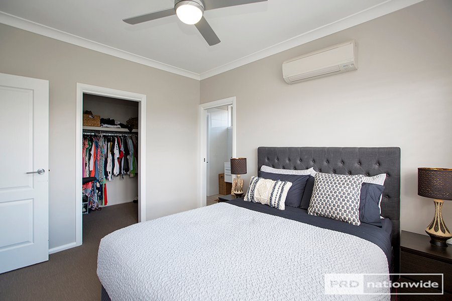 11 Galloway Place TAMWORTH 9