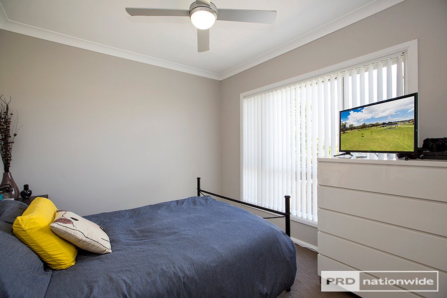 11 Galloway Place TAMWORTH 14