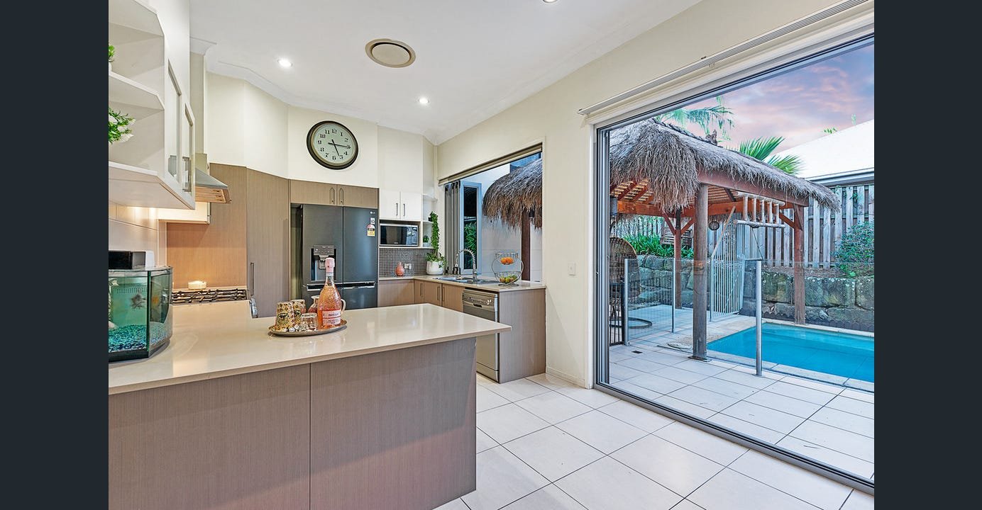 11 Garawarra Crescent UPPER COOMERA 5