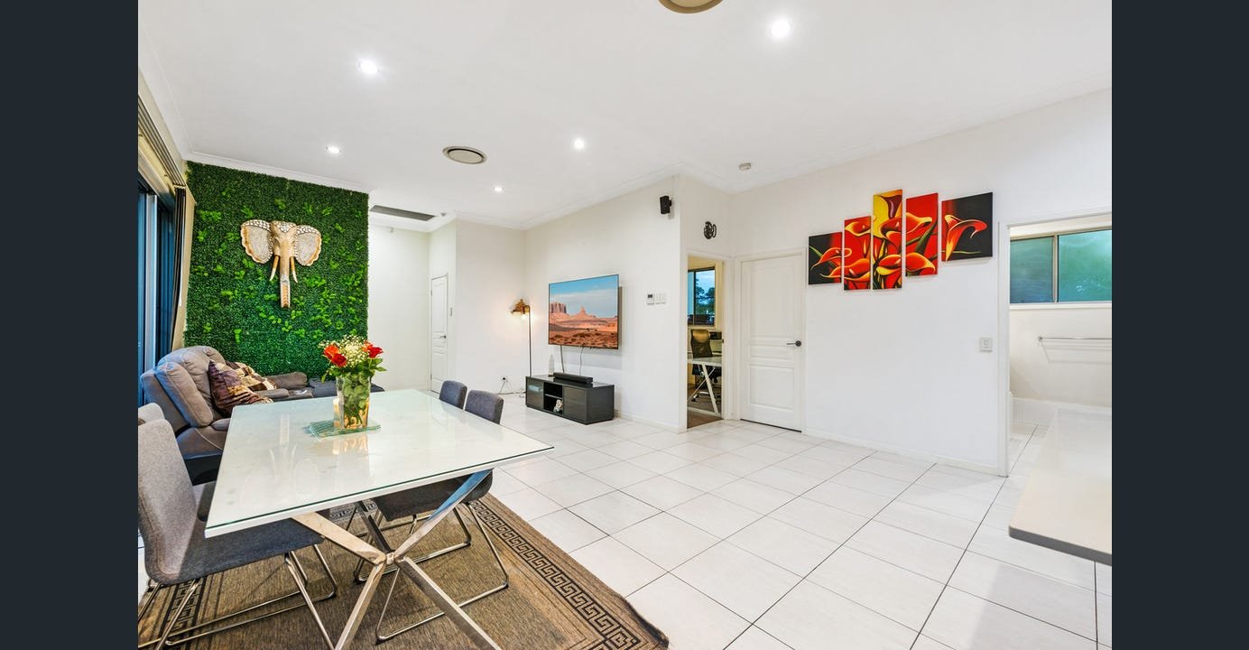 11 Garawarra Crescent UPPER COOMERA 6