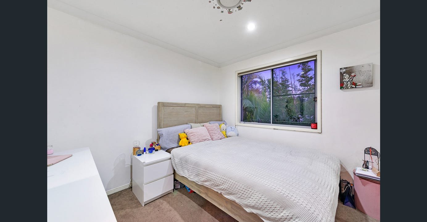 11 Garawarra Crescent UPPER COOMERA 10