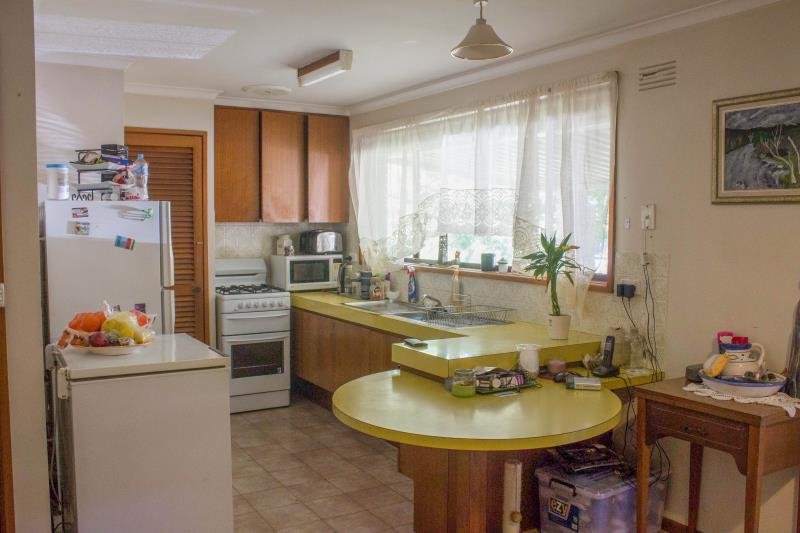 11 Gardenia Avenue LAKE ALBERT 2