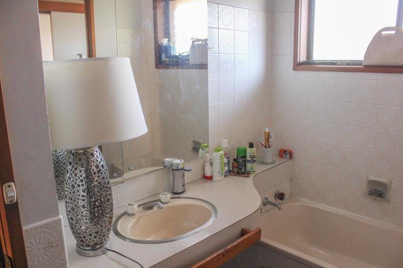 11 Gardenia Avenue LAKE ALBERT 4