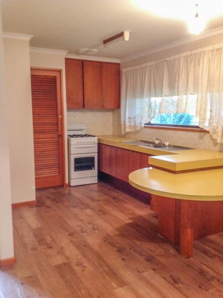 11 Gardenia Avenue LAKE ALBERT 6