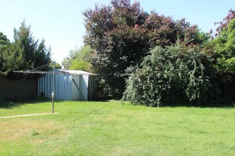 11 Gardenia Avenue LAKE ALBERT 7