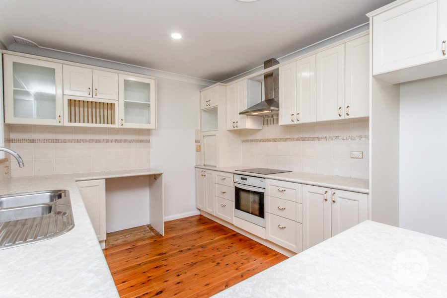 11 Gladswood Avenue SOUTH PENRITH 10