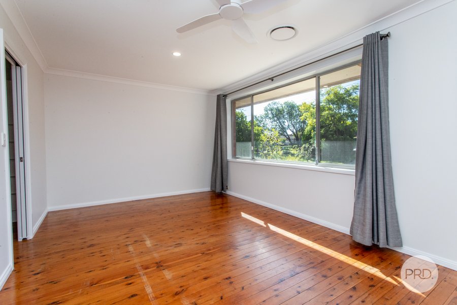 11 Gladswood Avenue SOUTH PENRITH 12