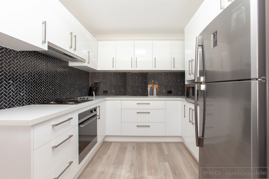 11 Glover Crescent METFORD 9