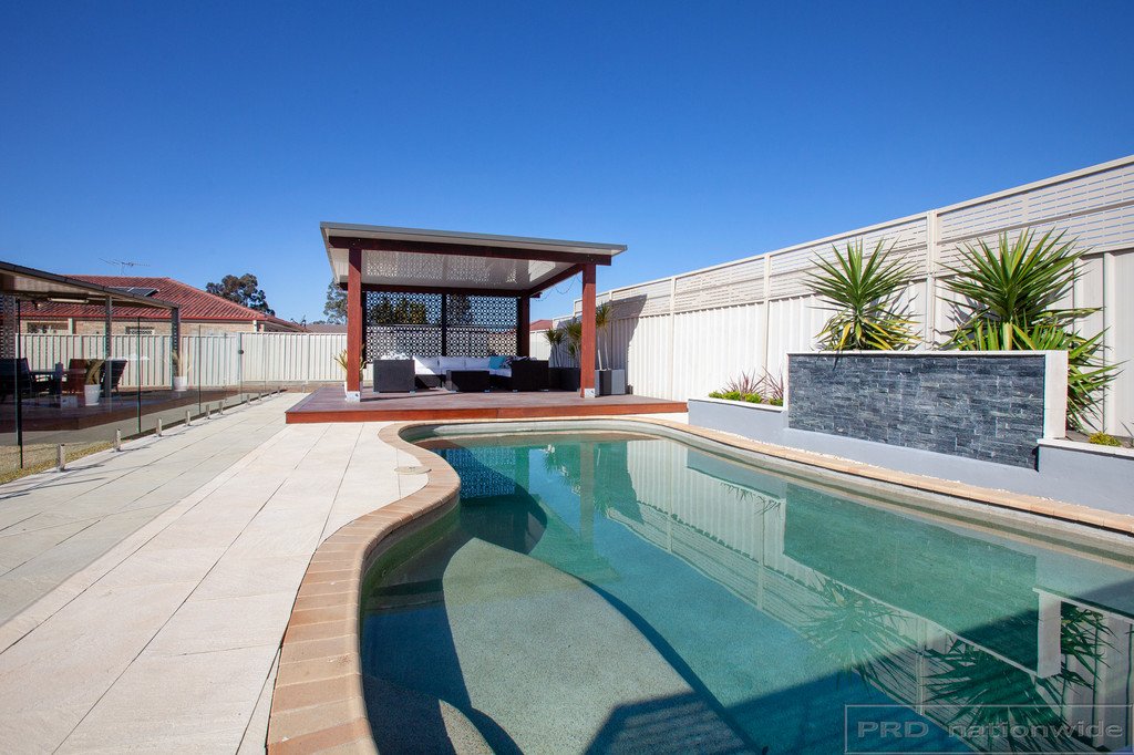 11 Glover Crescent METFORD 14