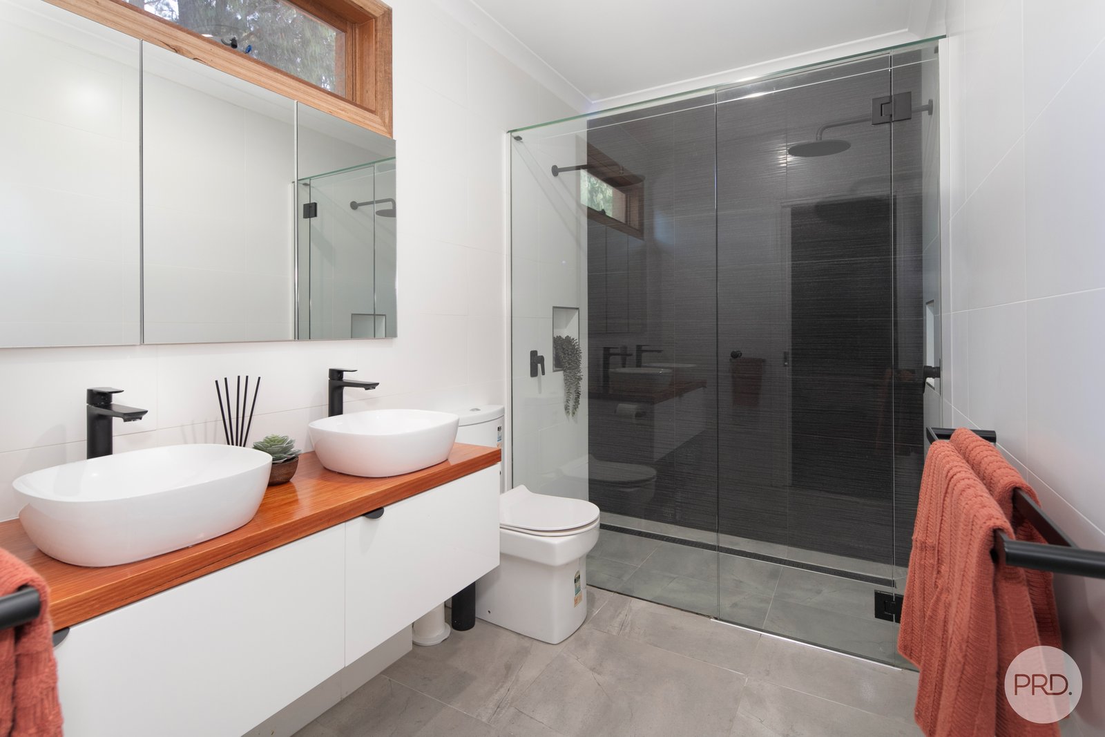 11 Glynwood Grove ENFIELD 8