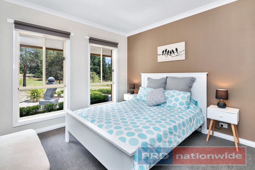 11 Glynwood Grove ENFIELD 9