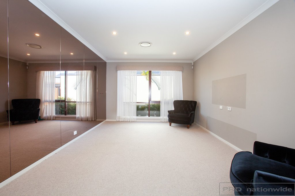 11 Grand Parade RUTHERFORD 9