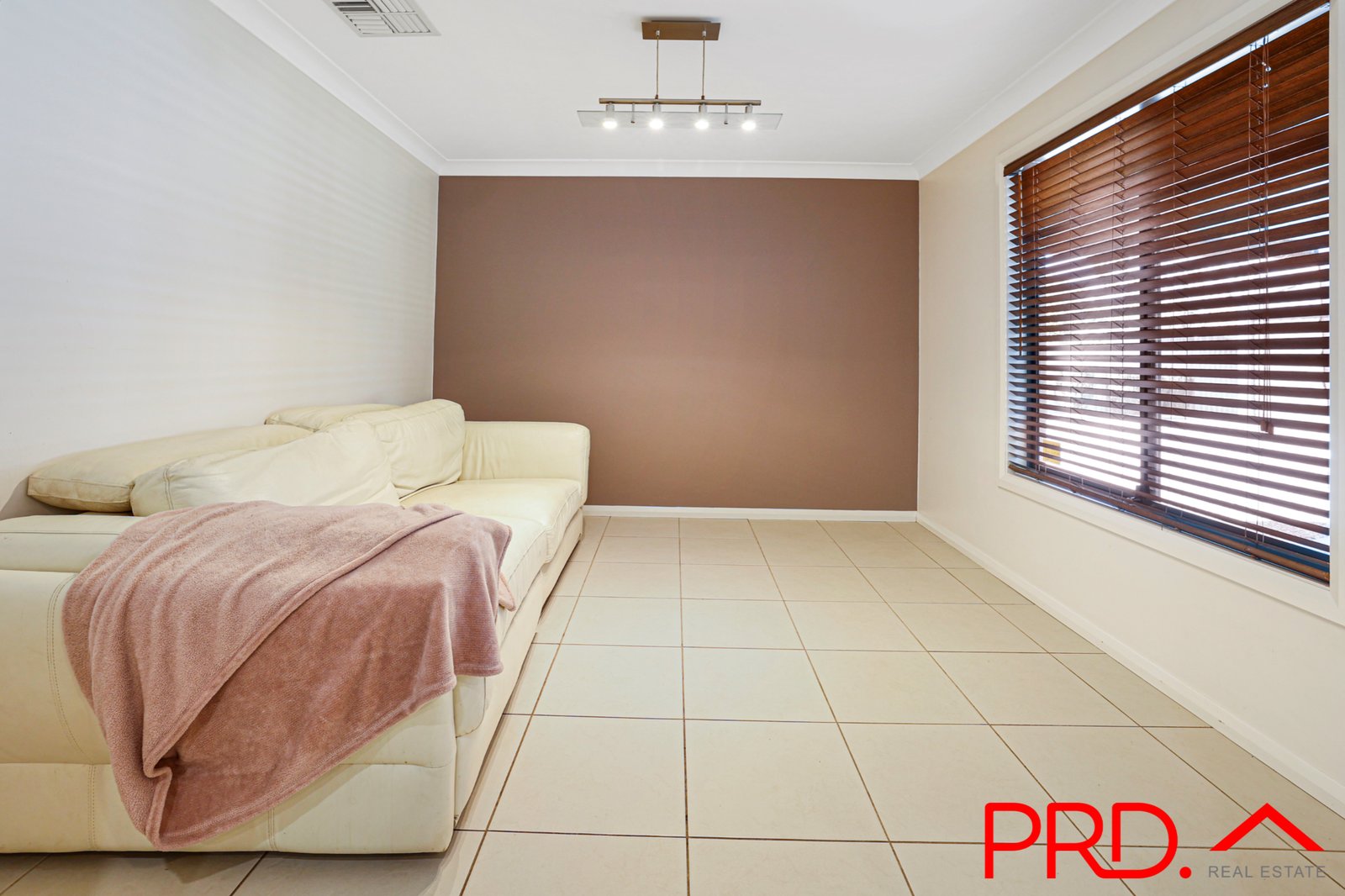 11 Gregory Close TAMWORTH 9