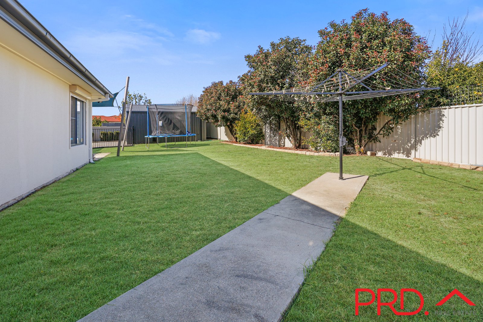 11 Gregory Close TAMWORTH 24